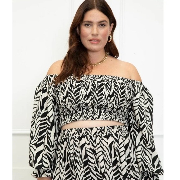 Eloquii Tops - ELOQUII ELEMENTS Women's Smocked Cropped Animal Print Top Plus Size 14/16